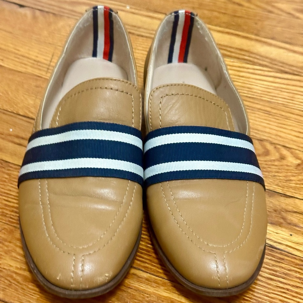 Tommy Hilfiger TWIGNAZ Medium Brown Leather Loafers with Navy &White Sash Sz 7.5